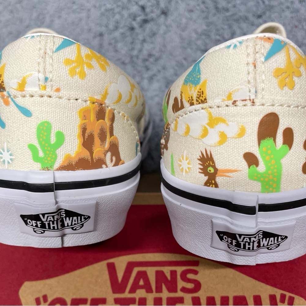 Vans Cream Sneakers with Whimsical Outdoor Print‎ - Picture 3 of 6